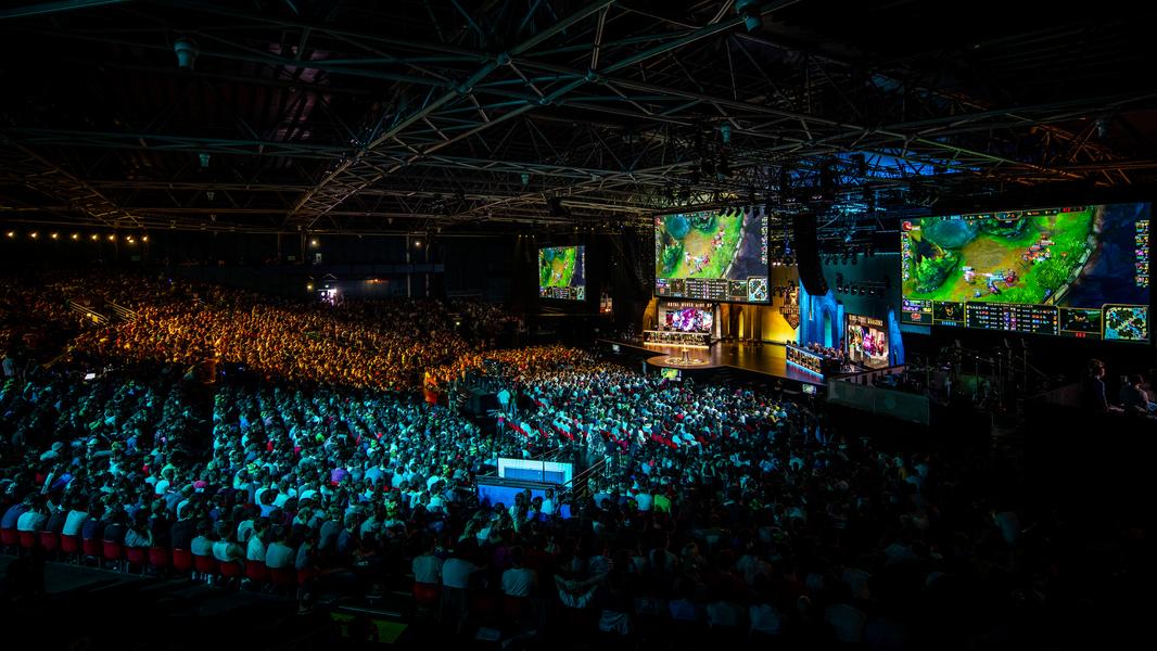 riot-games-alienware