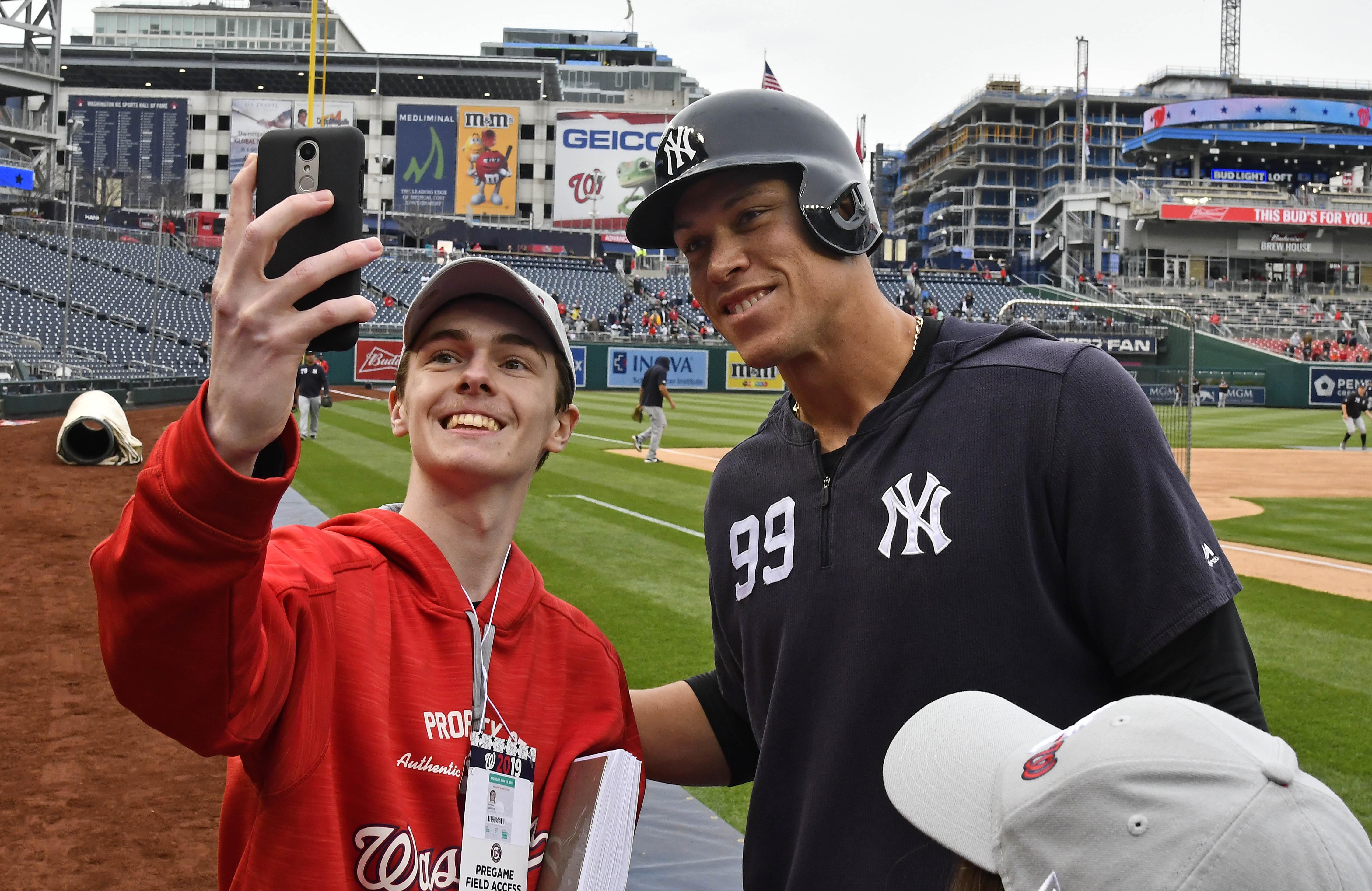 usa-today-selfies