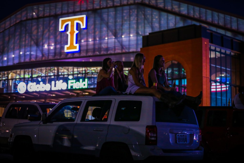 sports-teams-drive-in-shows