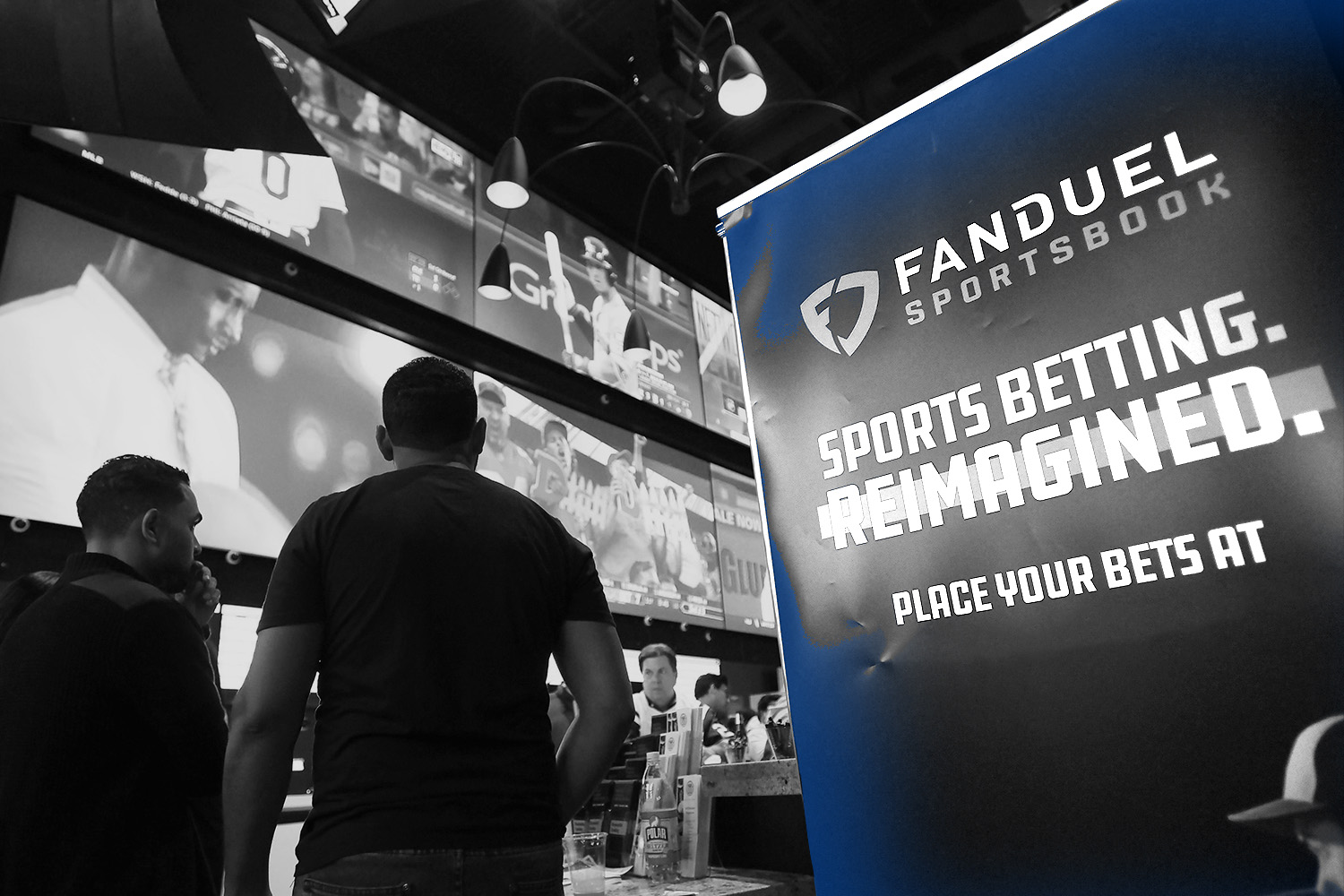 fanduel_logo_on_banner