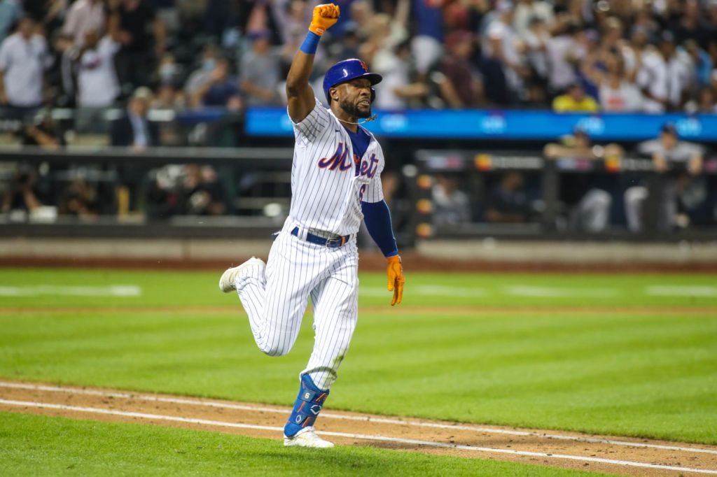 Starling-Marte-rounds-bases-against-Yankees