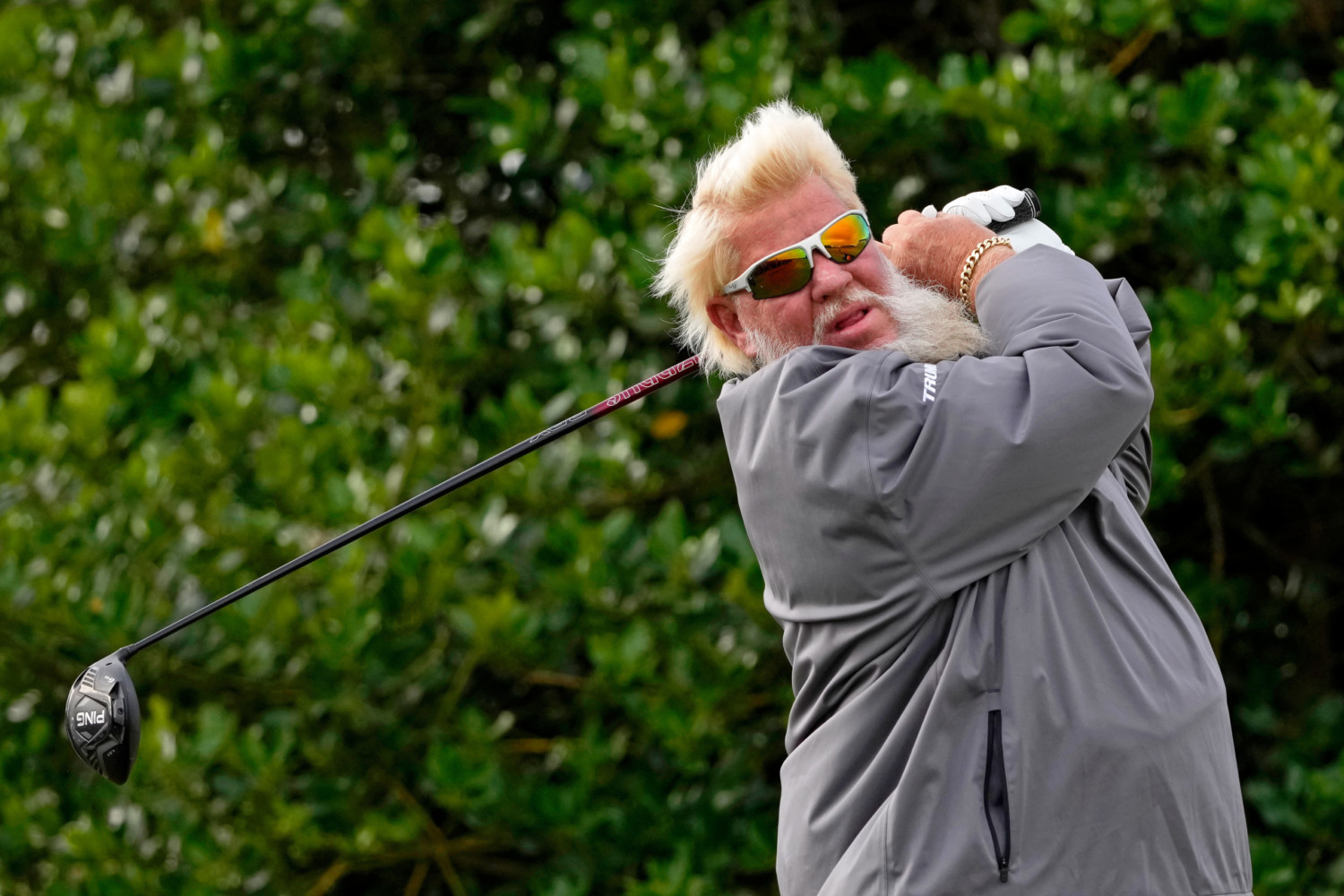 John-Daly-swings-golf-club