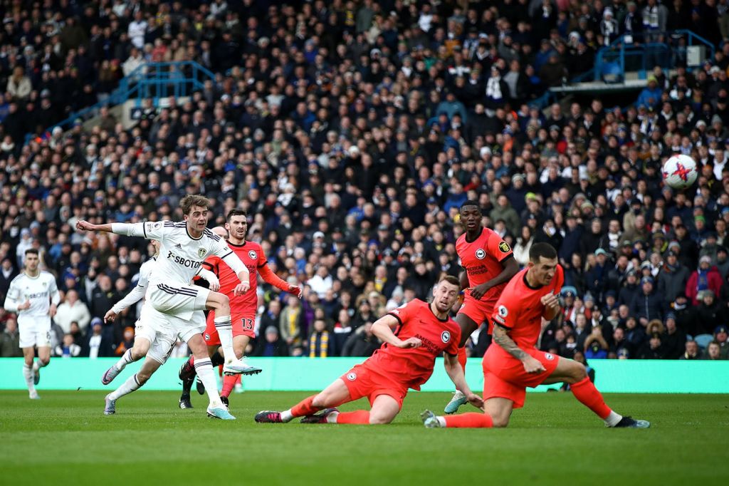 English Premier League teams Leeds United and Brighton Hove & Albion in action during a match.