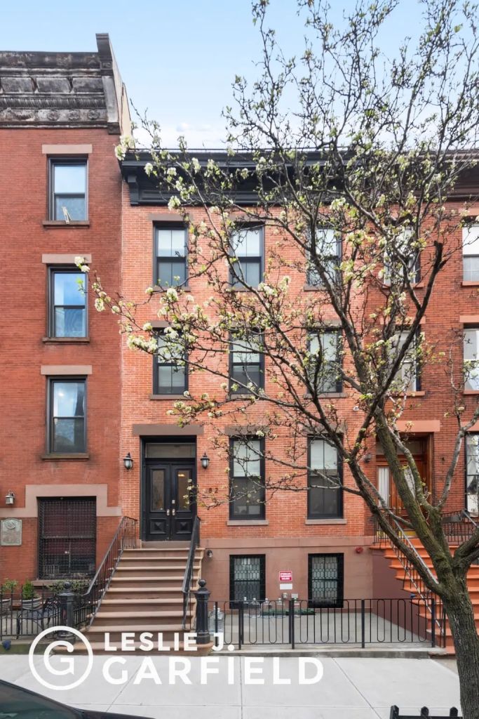 Steve Nash puts Brooklyn home up for sale.