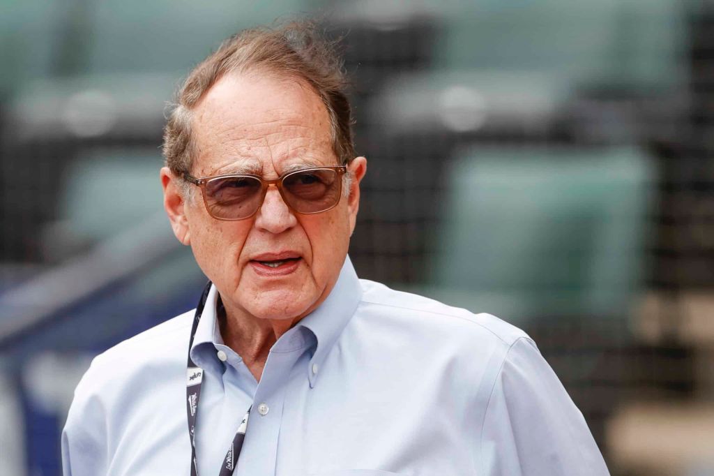 Jerry Reinsdorf will take over Stadium Network.