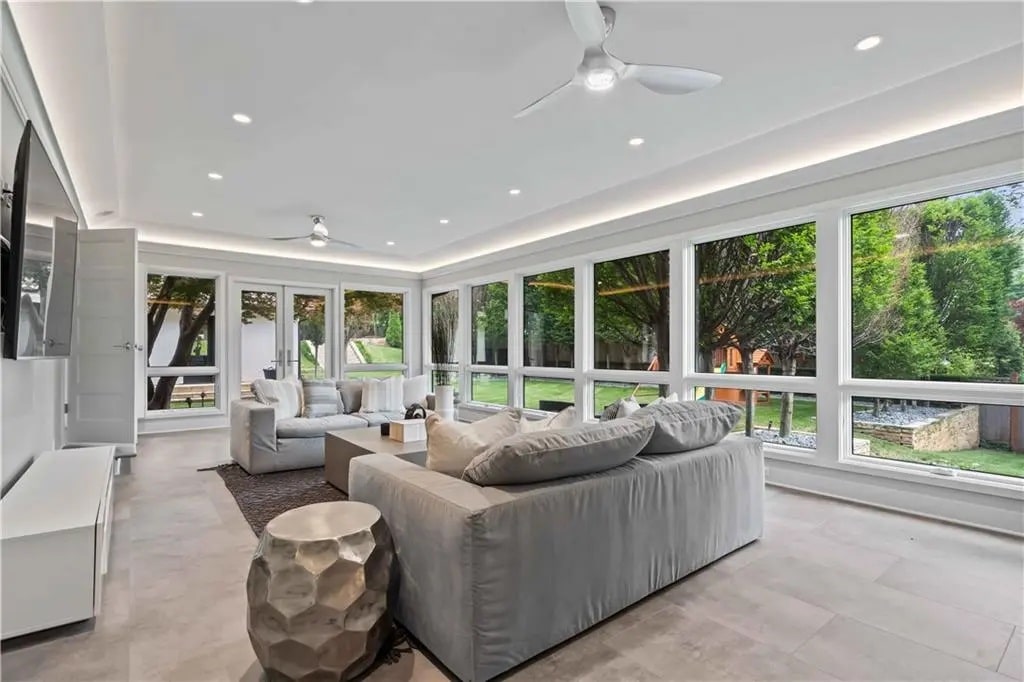 Patrick Mahomes to sell Missouri ranch.