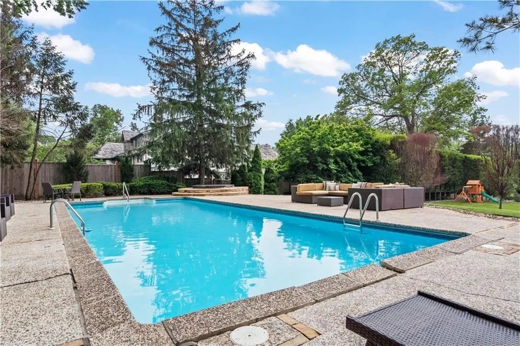 Patrick Mahomes to sell Missouri ranch.