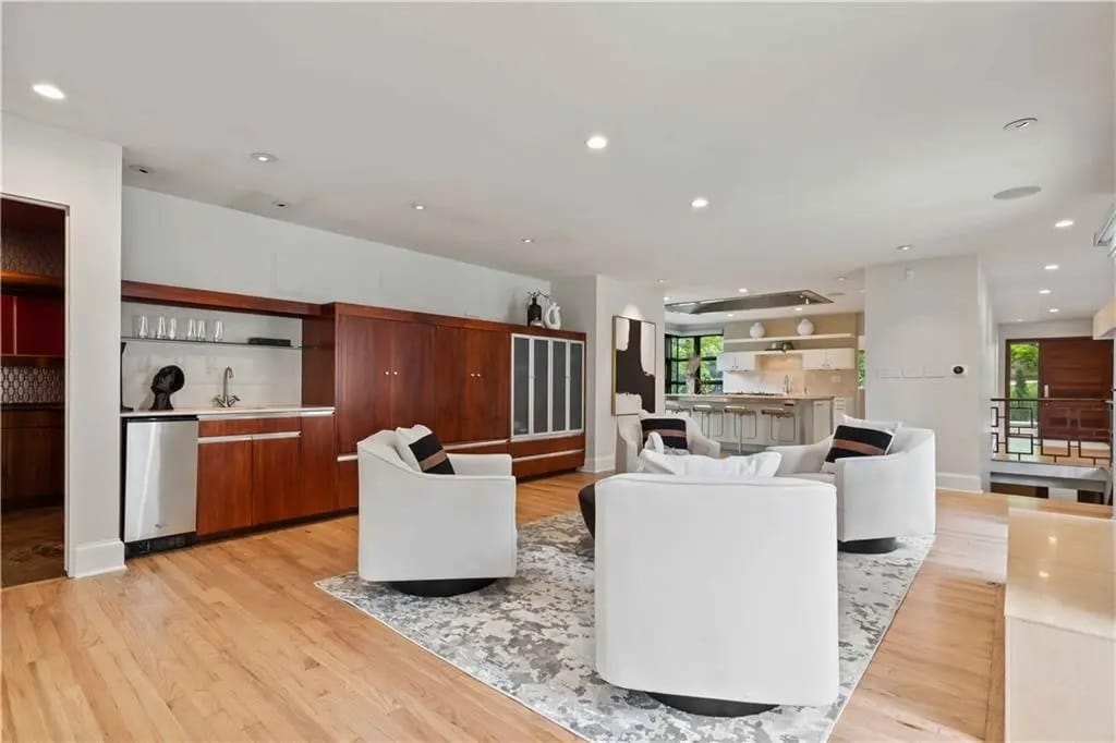 Patrick Mahomes to sell Missouri ranch.