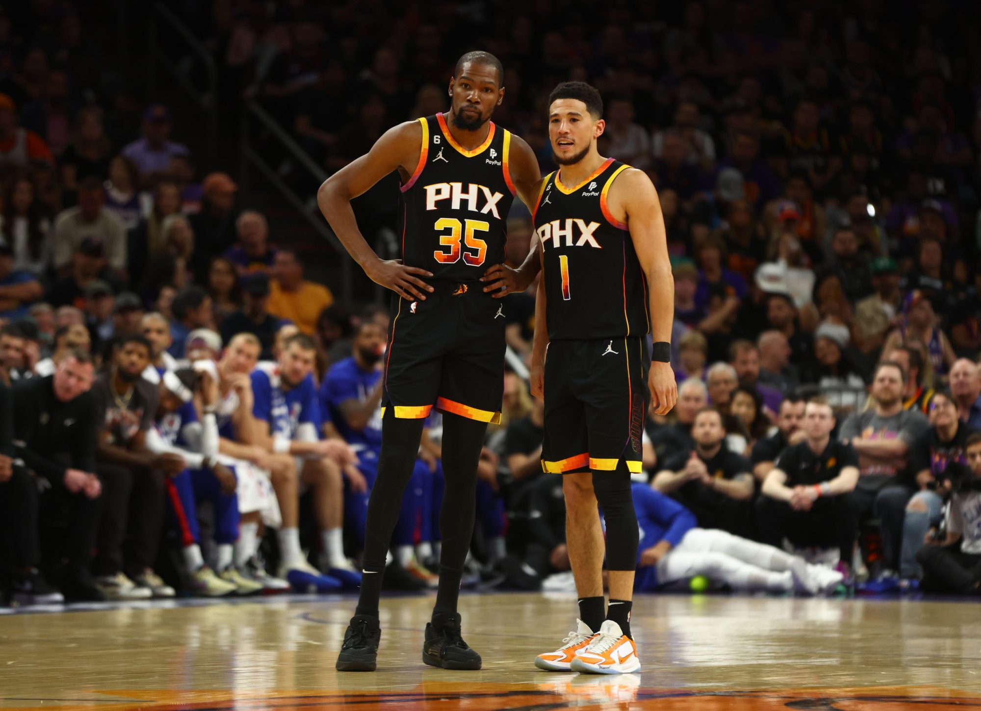 Fans can get free antennas from the Suns ahead of their shift to over-the-air TV broadcasts.