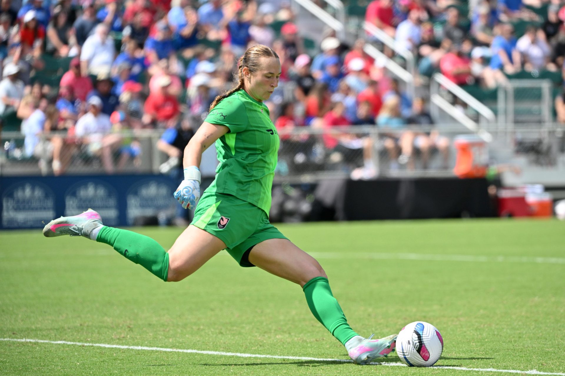Sep 13, 2025; Cary, North Carolina, USA; Angel City FC goalkeeper Angelina Anderson (19) kicks the ball during the second half against the North Carolina Courage at First Horizon Stadium at WakeMed Soccer Park.