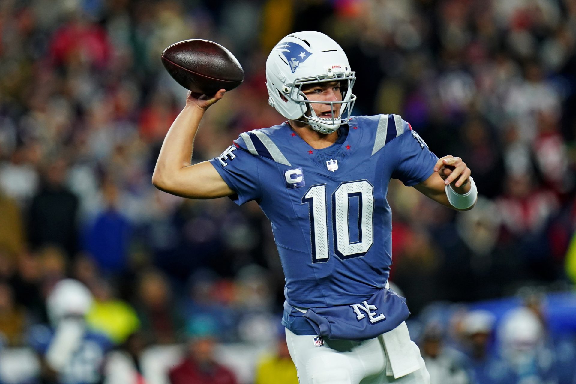 Nov 13, 2025; Foxborough, Massachusetts, USA; New England Patriots quarterback Drake Maye (10) makes a pass during the first half against the New York Jets at Gillette Stadium.