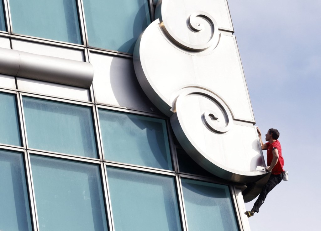 [US, Mexico & Canada customers only] Jan 25, 2026; Taipei, TAIWAN; Alex Honnold free solo climbs Taipei 101.