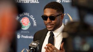 Reggie Bush speaks on unionizing college football players during the Rose Bowl Hall of Fame induction ceremony at the University Club of Pasadena in Pasadena, Calif. Tuesday, Dec. 31, 2024.