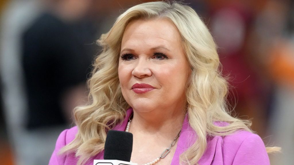Apr 4, 2026; Phoenix, AZ, USA; ESPN reporter Holly Rowe during practice for the 2026 NCAA Women's Final Four at Mortgage Matchup Center. Mandatory Credit: Kirby Lee-Imagn Images