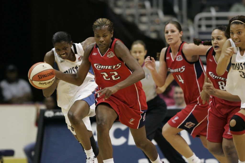 May 13, 2006; Washington, D.C, USA; FILE PHOTO; Houston Comets at Washington Mystics -- Houston forward Sheryl Swoopes brings the ball up court.