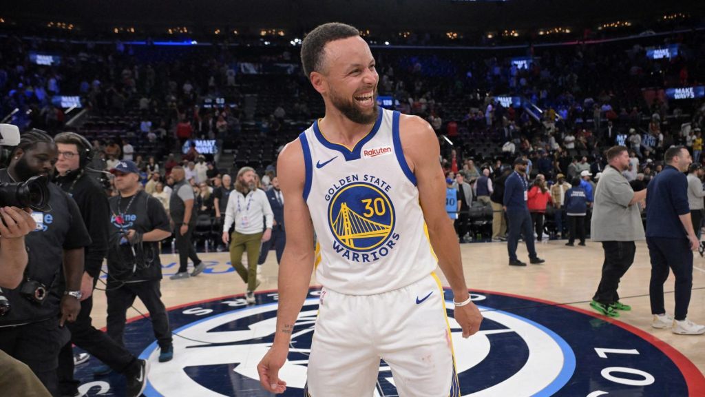 FILE PHOTO: Golden State Warriors guard Stephen Curry (30) smiles on the court after defeating the Los Angeles Clippers during the play-in rounds of the 2026 NBA Playoffs at Intuit Dome.