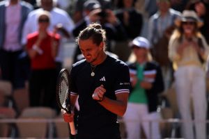 Tennis - French Open - Roland Garros, Paris, France - June 5, 2026 Germany's Alexander Zverev celebrates after winning his semi final match against Czech Republic's Jakub Mensik