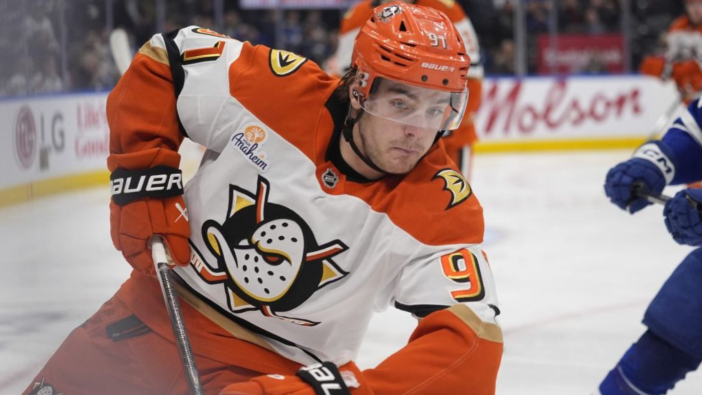 Mar 12, 2026; Toronto, Ontario, CAN; Anaheim Ducks forward Leo Carlsson (91) skates against the Toronto Maple Leafs during the third period at Scotiabank Arena. Mandatory Credit: John E. Sokolowski-Imagn Images