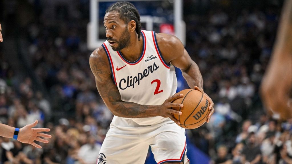 Mar 21, 2026; Dallas, Texas, USA; LA Clippers forward Kawhi Leonard (2) controls the ball during the second quarter against the Dallas Mavericks at the American Airlines Center. Mandatory Credit: Jerome Miron-Imagn Images